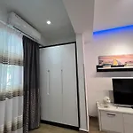 Appartamento Lovely One-bedroom With Bbq-grill! Sarandë