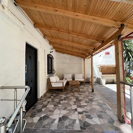 Apartman Lovely One-bedroom With Bbq-grill!